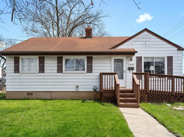 29060 Michigan St, Roseville, MI 48066