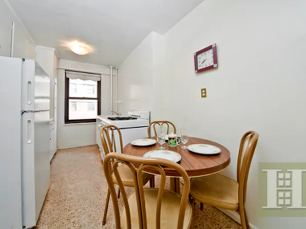 385 Grand Street image 1 of 4