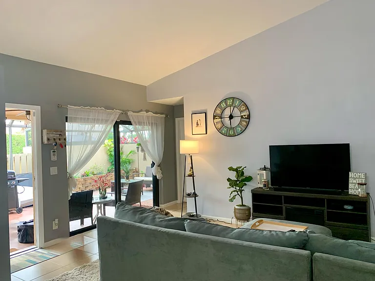 5734 Northpointe Ln — Photo 1
