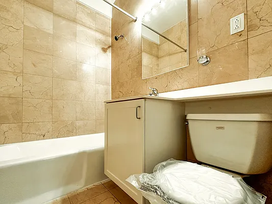 Rented by Manhattan Realty Group | media 13