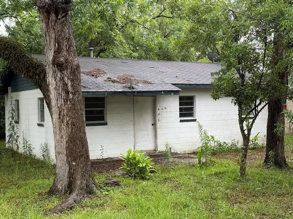 609 W 6th St, Adel, GA 31620