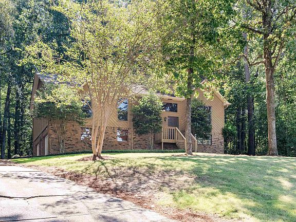3rd image of 135 Top O Tree Ln