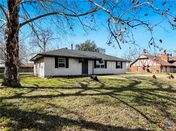 803 W 25th St, Cameron, TX 76520