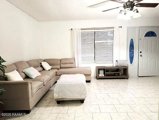 104 Chaumont Dr — Photo 2