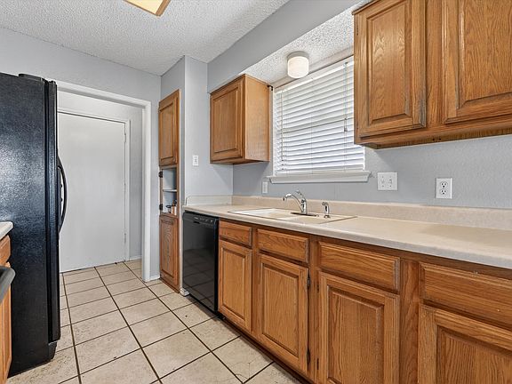 5th image of 705 Parkwest Blvd