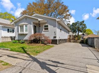 43 Huxley Ave, Providence, RI 02908