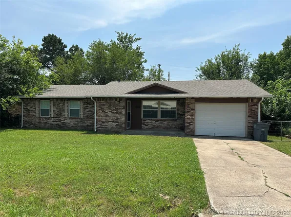 1009 SW 14th Pl, Wagoner, OK 74467