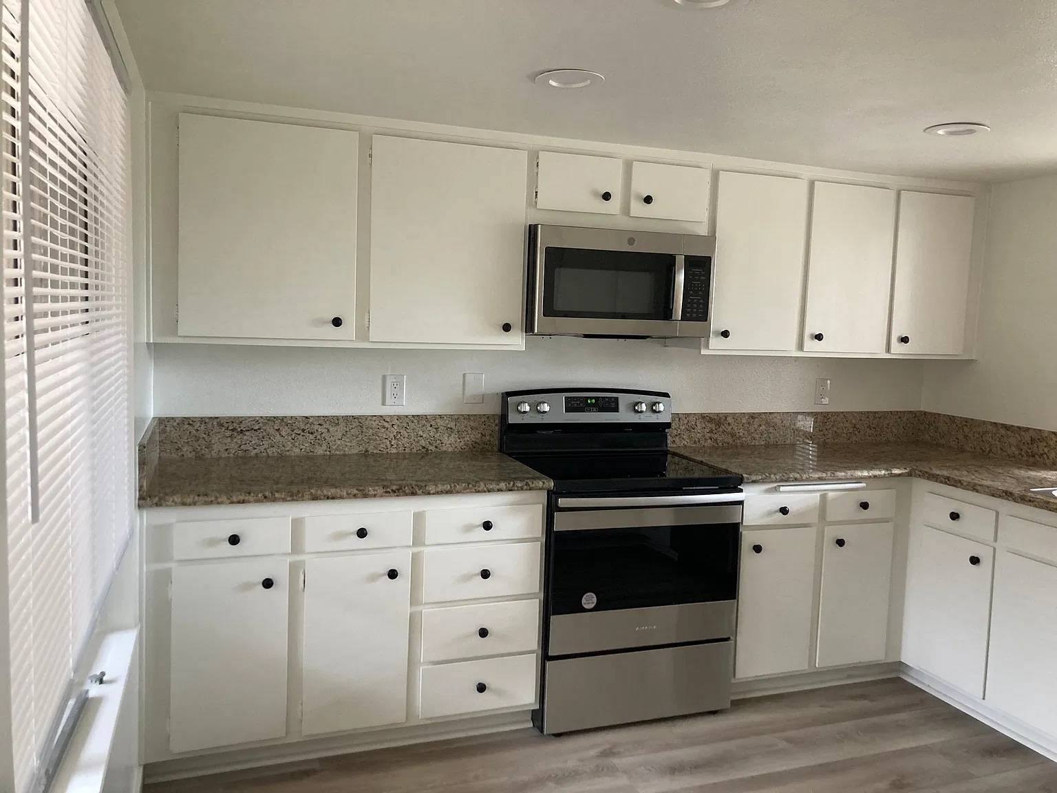 3 bed, 2.5 bath, 1922 sqft, $2,850 — Photo 1