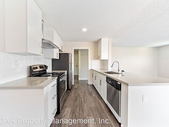 2nd image of 430 Obispo Ave #8760382