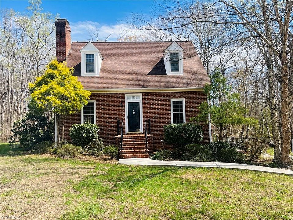 1st image of 689 Lanier Rd