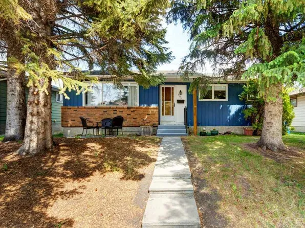 495 S Queen Charlotte Rd SE, Calgary, AB T2J 5H8