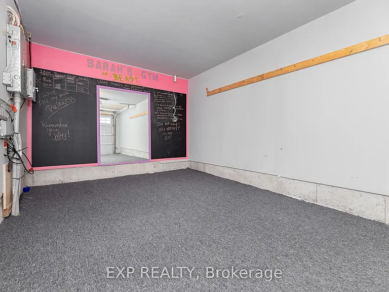 960 Messor Cres — Photo 31