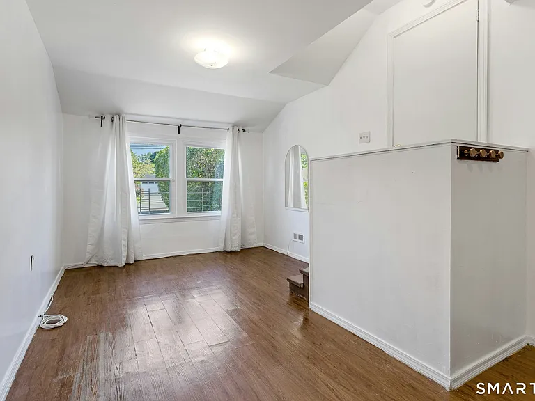 100 Loftus Cir — Photo 13