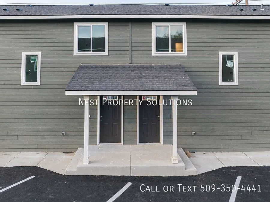 3 Bed, 2.5 Bath Townhouse in Warden, WA. WSG Included — Photo 2