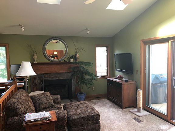 4th image of 2804 33rd Ave NE