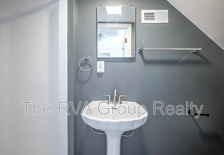 712 Hill Top Dr — Photo 34