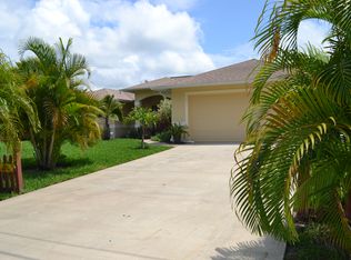 2201 Safe Harbour Ct, Alva, FL 33920