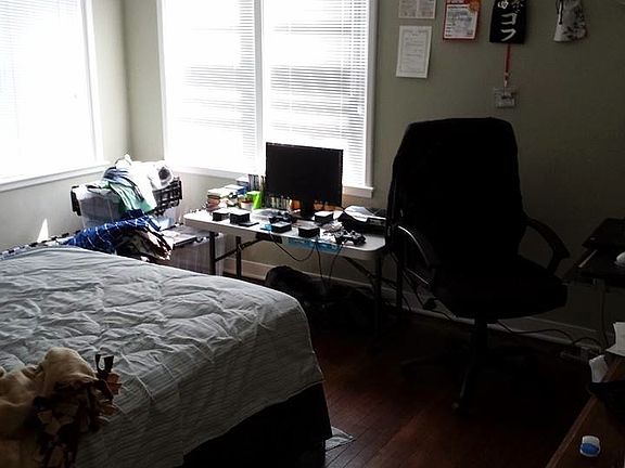 Bedroom (Bed, dresser, desk, and chair included)