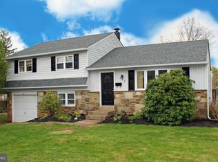 998 Howard Rd, Warminster, PA 18974
