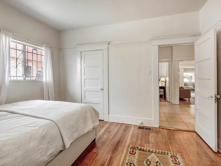 1246 W 48th St — Photo 10