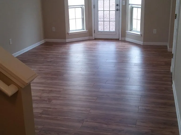 411 Red Coat Ln — Photo 3
