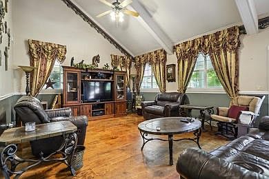 3rd image of 11525 Mill Creek Ln