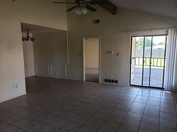 5th image of 4106 Russell Ave