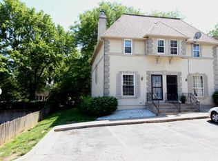 8366 Metcalf Ave, Overland Park, KS 66212