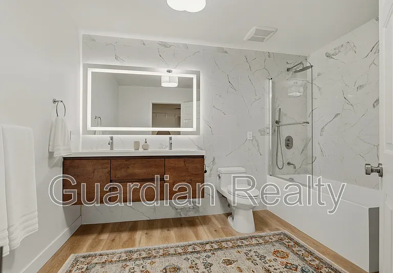 3007 La Mesa Dr — Photo 3
