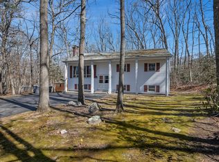 26 Maplewood Dr, East Lyme, CT 06333