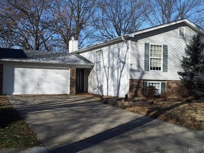 215 Village Creek Ct, Ballwin, MO, 63021