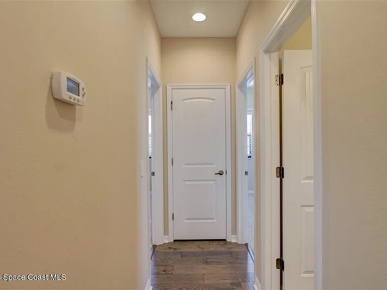 8810 Napolo Dr — Photo 31