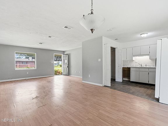 4th image of 22619 SE 59TH Place