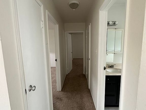 4th image of 472-480 Lincoln Cir #2