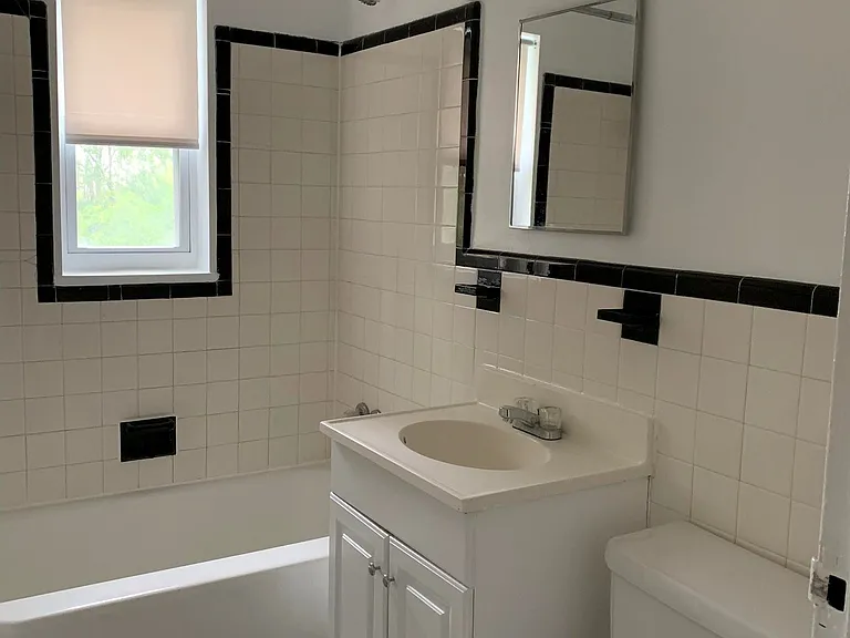 Hampshire View Apartments II, LLC — Photo 10