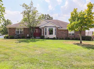 7988 Pinetree Cir, West Chester, OH 45069