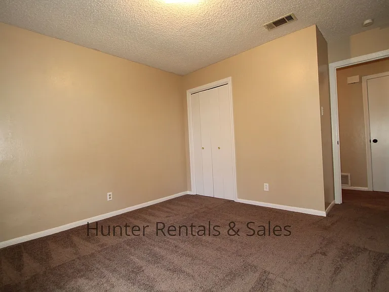2810 Lawndale St — Photo 27