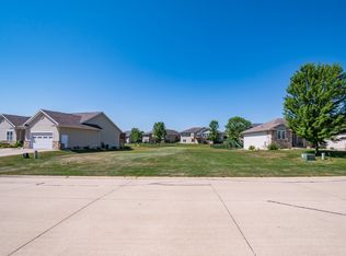 2130 Rosewood Ridge Dr, Marion, IA 52302