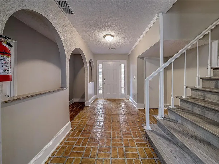 4610 Jones Rd — Photo 5
