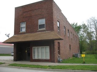 431 E Washington St, Clinton, IL 61727