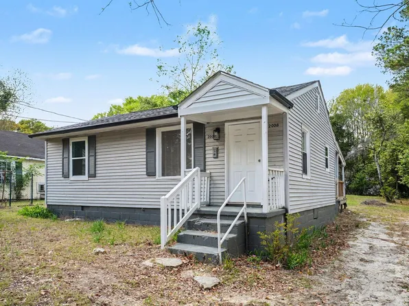 2008 Center St, Fayetteville, NC 28306