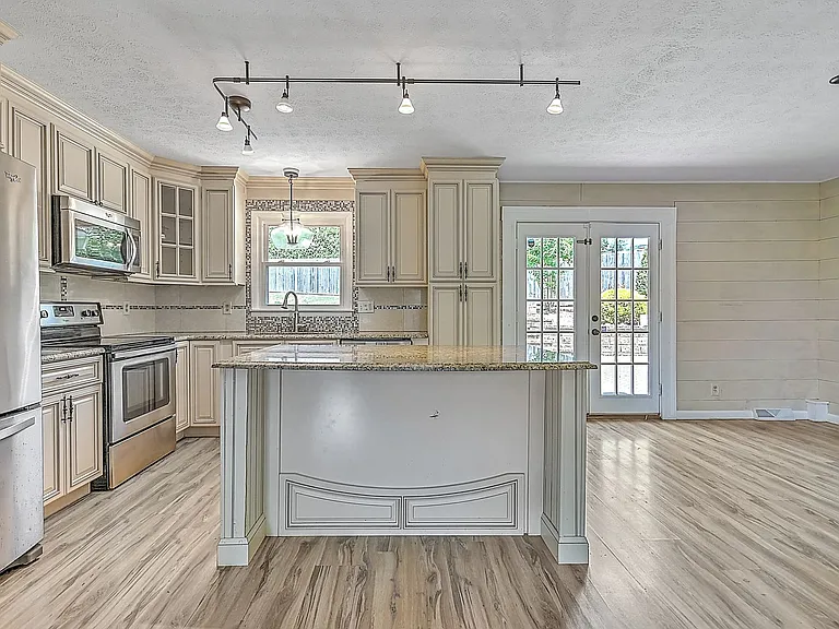 206 Sequoyah Dr — Photo 28