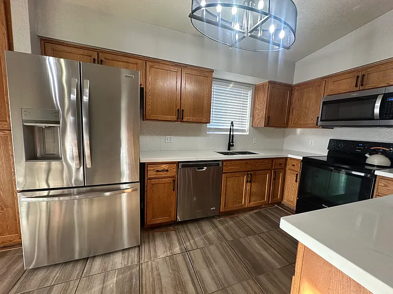 4126 S Cedar Ave — Photo 4