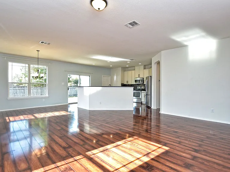 2717 Claremont Ct — Photo 8