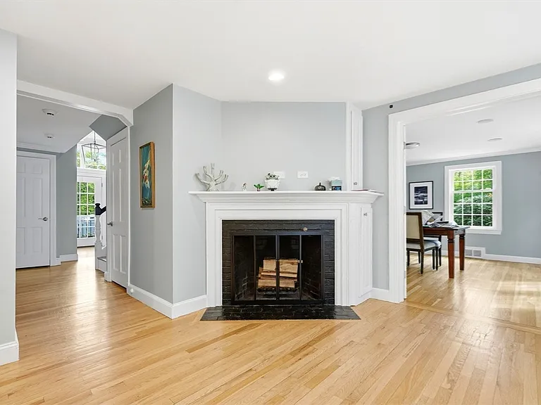 17 Hawthorne Ln — Photo 16