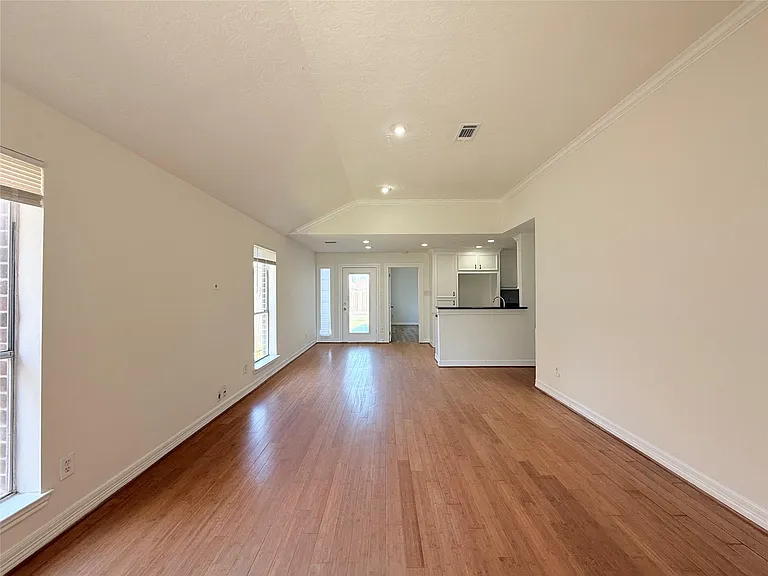 5122 Breckenridge Dr — Photo 6