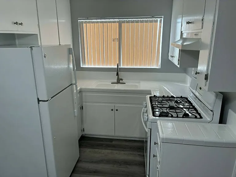 1450 Hemlock Ave #F — Photo 8
