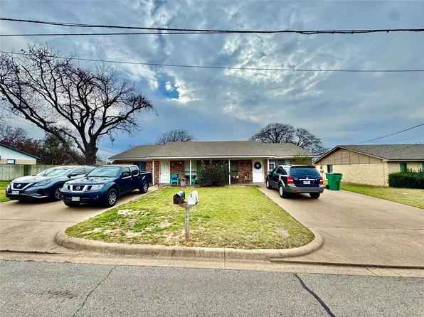 1018 Harbor Lakes Dr, Granbury, TX 76048