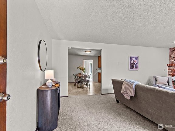 4th image of 1637 105th Street S