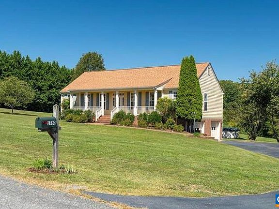 2nd image of 1760 Meadowview Ln